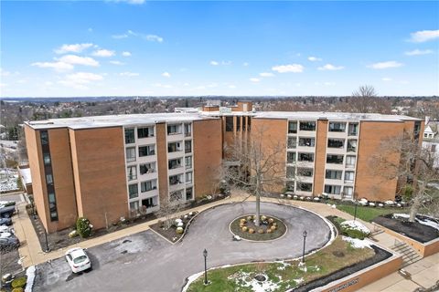 Photo of 900 Washington Rd #106, Mt Lebanon, PA 15228 (MLS # 1744995)