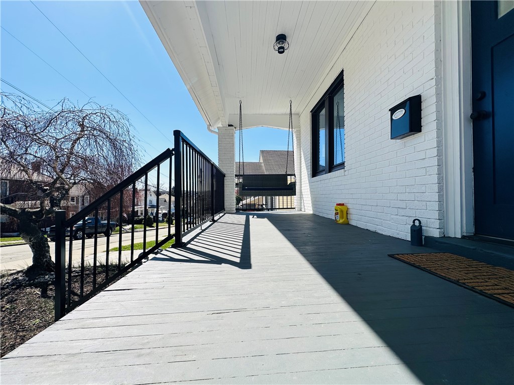 62 Laurel Ave