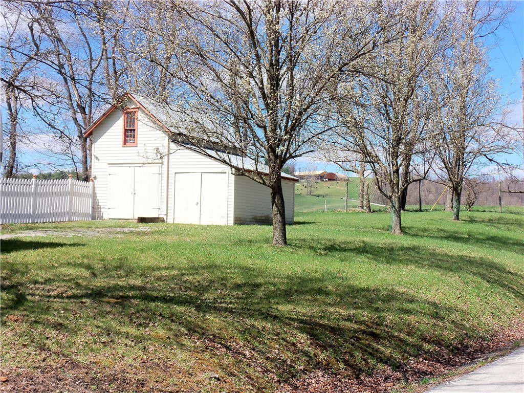 Amwell, Pennsylvania 15345, United States, 2 Bedrooms Bedrooms, ,1 BathroomBathrooms,Residential,Pending,106472