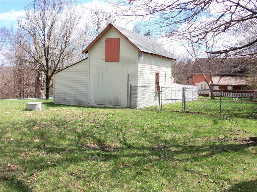 Amwell, Pennsylvania 15345, United States, 2 Bedrooms Bedrooms, ,1 BathroomBathrooms,Residential,Pending,106472