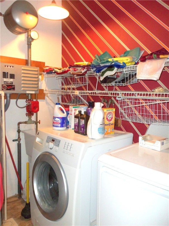 Amwell, Pennsylvania 15345, United States, 2 Bedrooms Bedrooms, ,1 BathroomBathrooms,Residential,Pending,106472