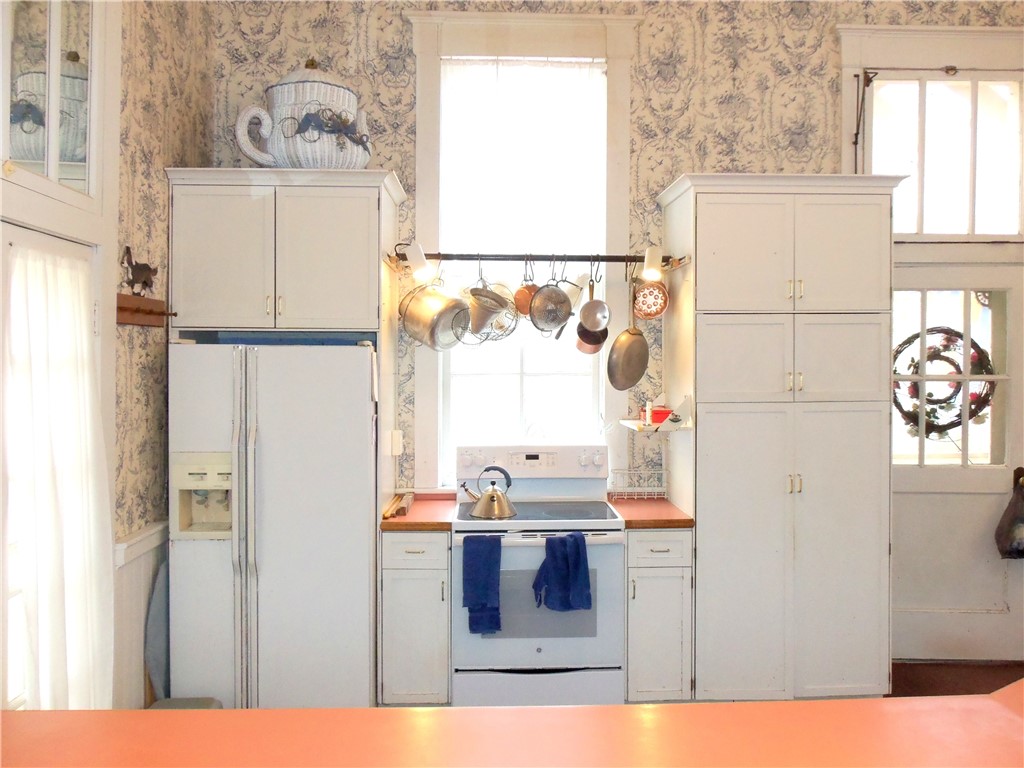 Amwell, Pennsylvania 15345, United States, 2 Bedrooms Bedrooms, ,1 BathroomBathrooms,Residential,Pending,106472