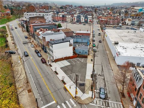 Photo of 4746 Plummer St, Pittsburgh, PA 15201 (MLS # 1731596)