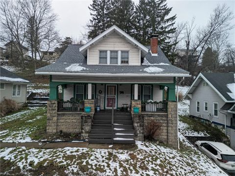 Photo of 4263 Evergreen Rd, Pittsburgh, PA 15214 (MLS # 1736422)