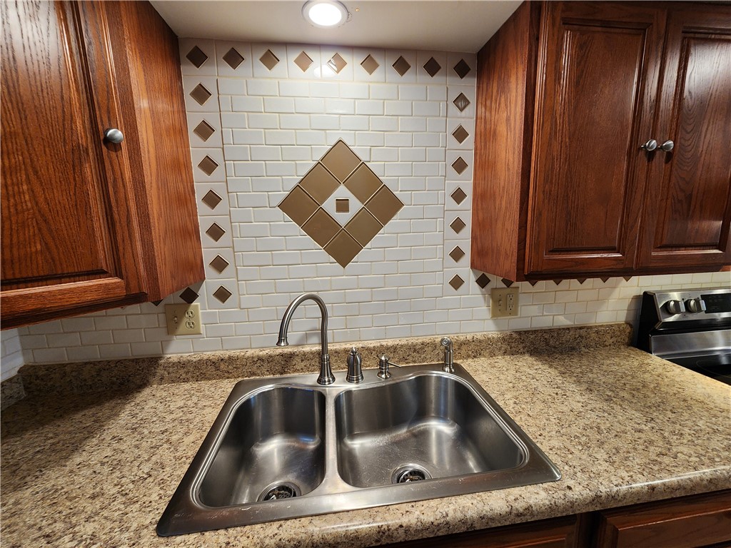 West Bethlehem, Pennsylvania 15311, United States, 3 Bedrooms Bedrooms, ,2 BathroomsBathrooms,Residential,Active,142342