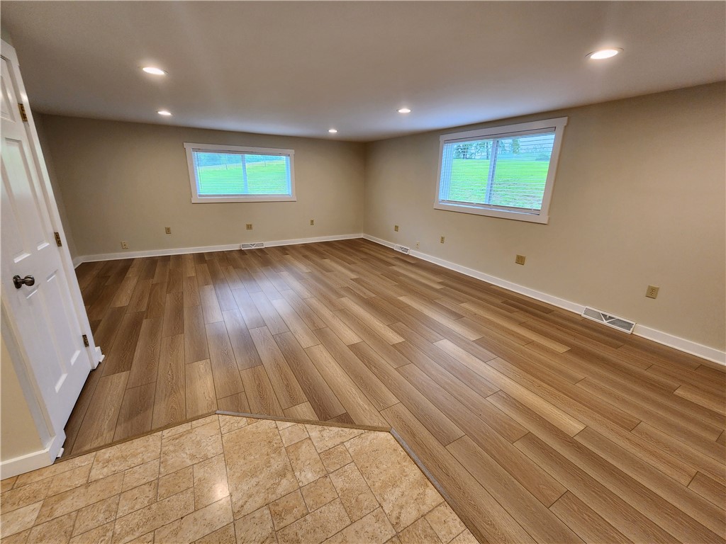 West Bethlehem, Pennsylvania 15311, United States, 3 Bedrooms Bedrooms, ,2 BathroomsBathrooms,Residential,Active,142342