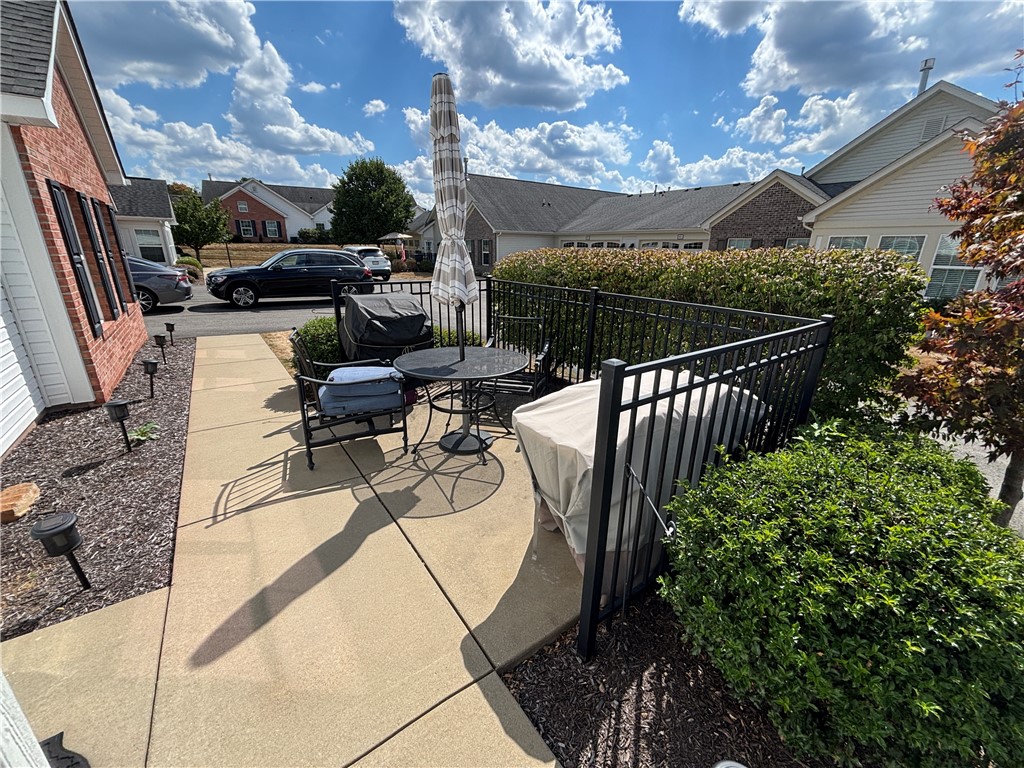 Connoquenessing Twp, Pennsylvania 16053, United States, 2 Bedrooms Bedrooms, ,2 BathroomsBathrooms,Residential,Active,203839