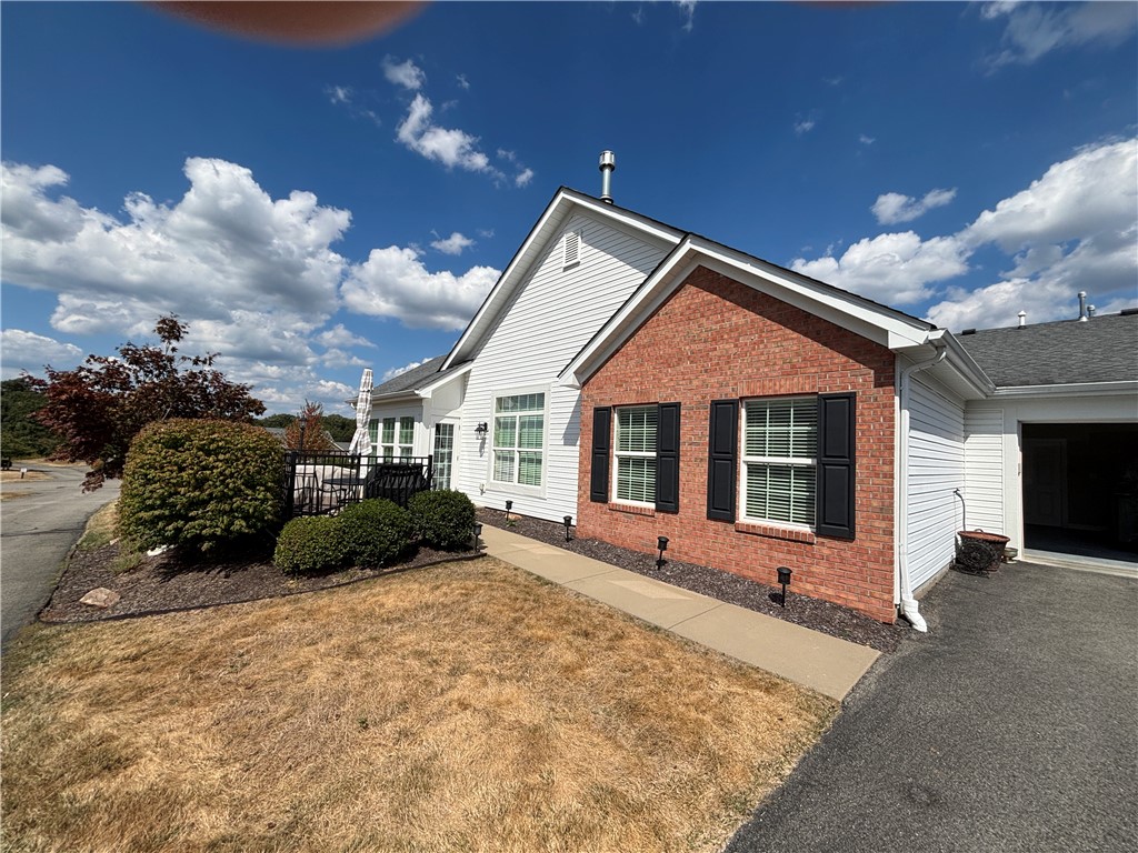 Connoquenessing Twp, Pennsylvania 16053, United States, 2 Bedrooms Bedrooms, ,2 BathroomsBathrooms,Residential,Active,203839