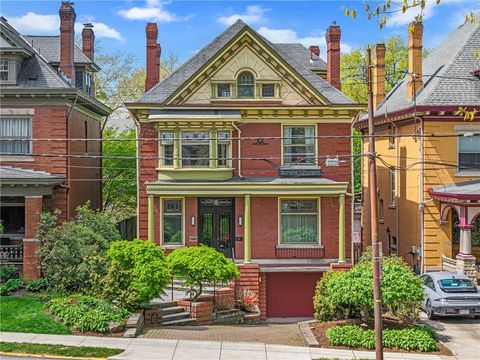 Photo of 1540 Shady Ave, Pittsburgh, PA 15217 (MLS # 1749138)