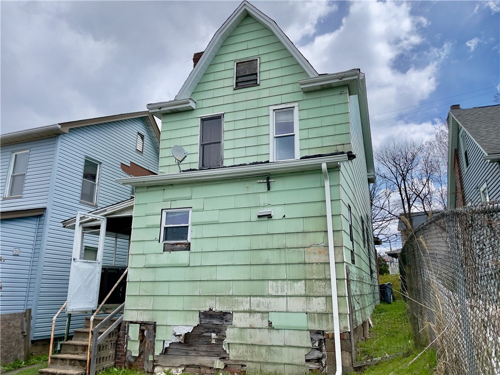 543 Mccully St St, White Oak, Pennsylvania image 3