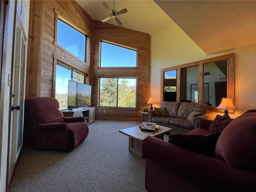 Seven Springs Resort, Pennsylvania 15557, United States, 2 Bedrooms Bedrooms, ,2 BathroomsBathrooms,Residential,Active,143308