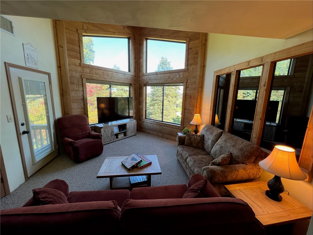 Seven Springs Resort, Pennsylvania 15557, United States, 2 Bedrooms Bedrooms, ,2 BathroomsBathrooms,Residential,Active,143308