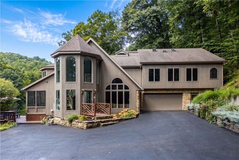 Homes For Sale - 207 Youngstown Ridge Rd Rd<br/> Ligonier Twp, PA 15658