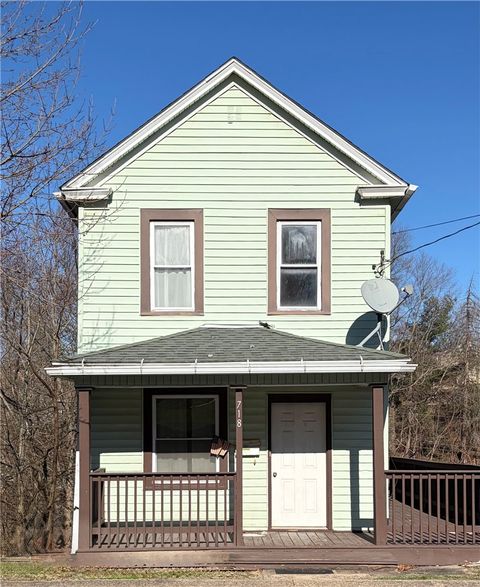 718 Sellers Ave Jeannette PA 15644