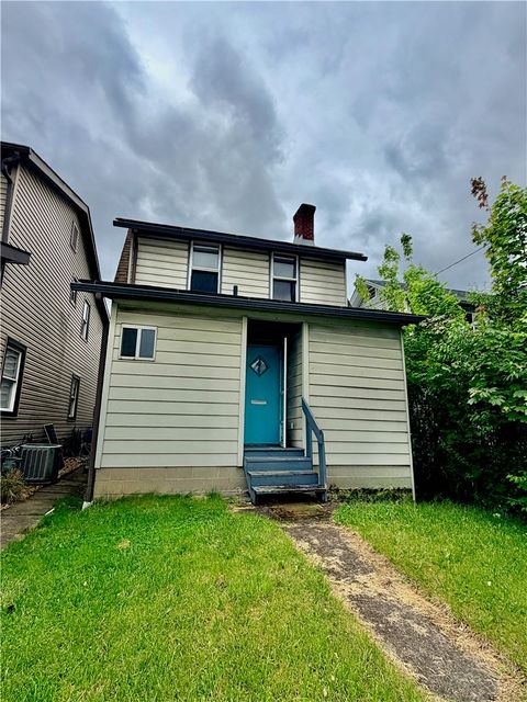 Photo of 1704 State Ave, Coraopolis, PA 15108 (MLS # 1752766)