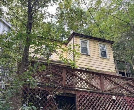 319 STRICKLER ST, PITTSBURGH, PA 15204 - Image f5e9d53d41d011114ec4db5adc1d64d2/1446755164