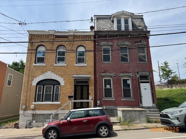 327 Dinwiddie St