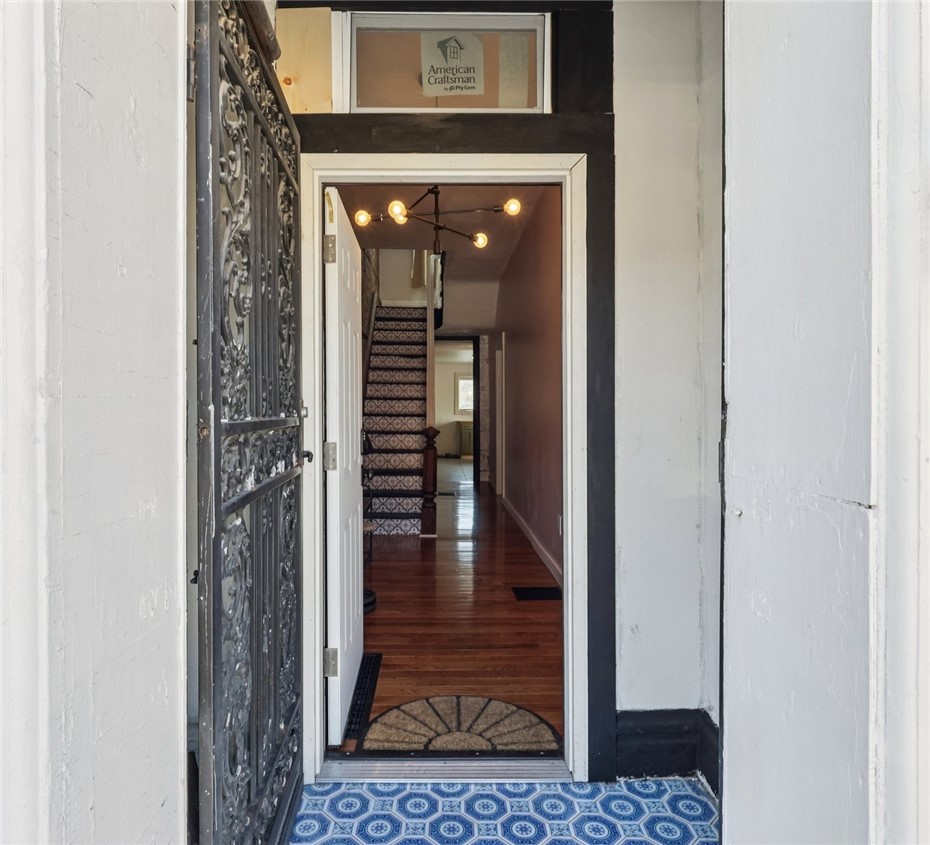 1619 Manhattan Street