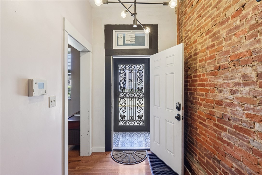 1619 Manhattan Street