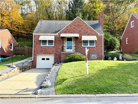 Photo of 1320 Main St, Bridgeville, PA 15017 (MLS # 1727417)