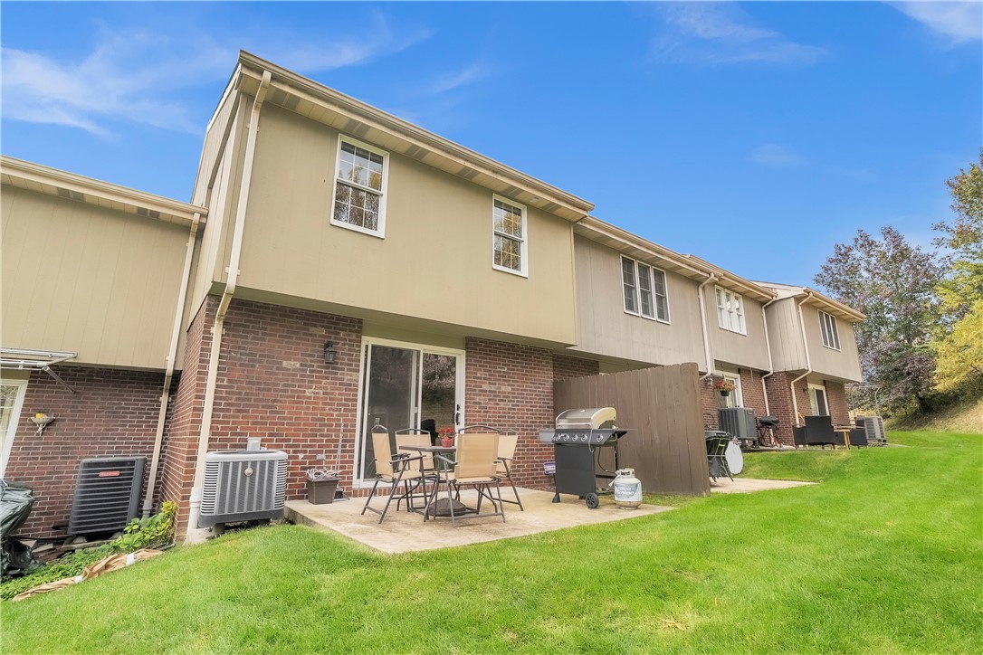 Whitehall, Pennsylvania 15236, United States, 2 Bedrooms Bedrooms, ,2 BathroomsBathrooms,Residential,Active,235549