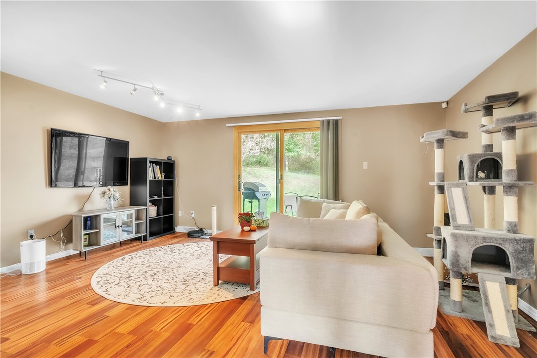 Whitehall, Pennsylvania 15236, United States, 2 Bedrooms Bedrooms, ,2 BathroomsBathrooms,Residential,Active,235549