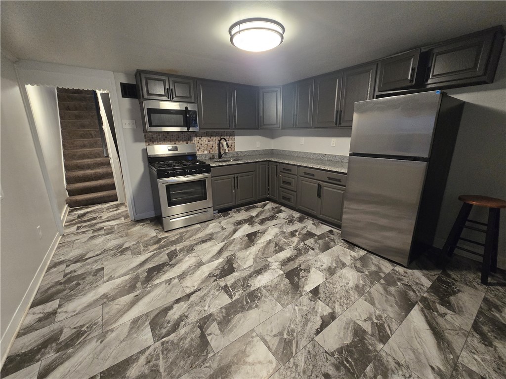 Carrick, Pennsylvania 15210, United States, 2 Bedrooms Bedrooms, ,1 BathroomBathrooms,Residential,Active,194180