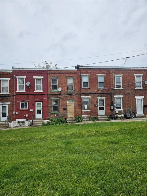 Townhouse For Sale - 3 Davis Row Row<br/> E Pittsburgh, PA 15212