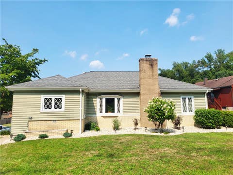 Homes For Sale - 616 Maple Street St<br/> Jeannette, PA 15644