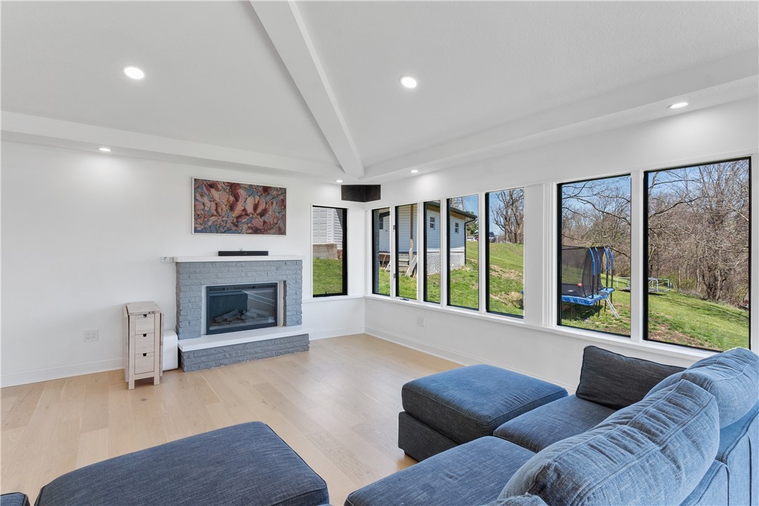 South Fayette, Pennsylvania 15071, United States, 4 Bedrooms Bedrooms, ,3 BathroomsBathrooms,Residential,Active,113154