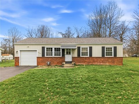 2225 Saratoga Dr Hermitage PA 16148