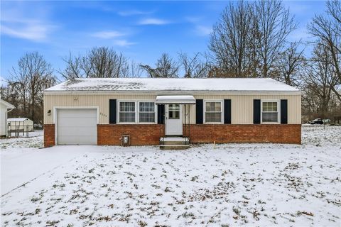 2225 Saratoga Dr Hermitage PA 16148