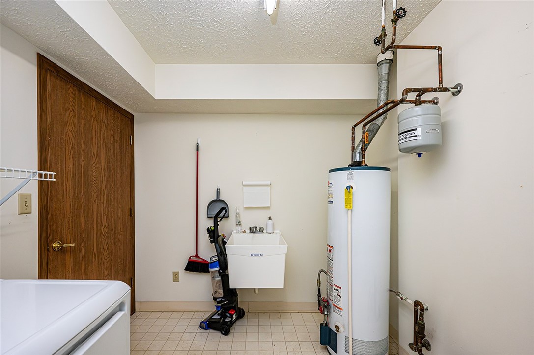 Hempfield Twp - Wml, Pennsylvania 15601, United States, 2 Bedrooms Bedrooms, ,2 BathroomsBathrooms,Residential,Pending,39774