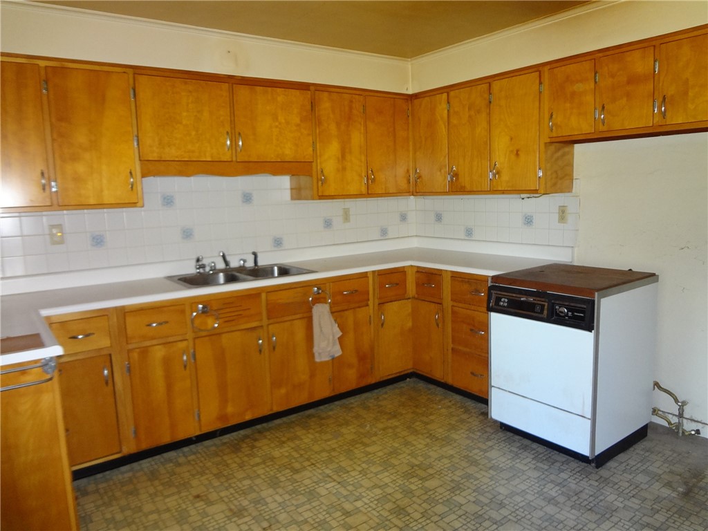 Hempfield Twp, Pennsylvania 15601, United States, 3 Bedrooms Bedrooms, ,2 BathroomsBathrooms,Residential,Active,231888