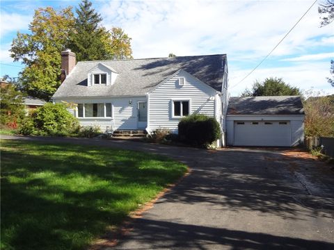 Photo of 641 Harvey Ave, Hempfield Twp, PA 15601 (MLS # 1726807)