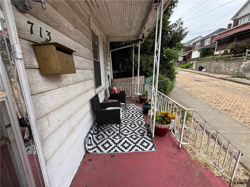 713 Catharine Street