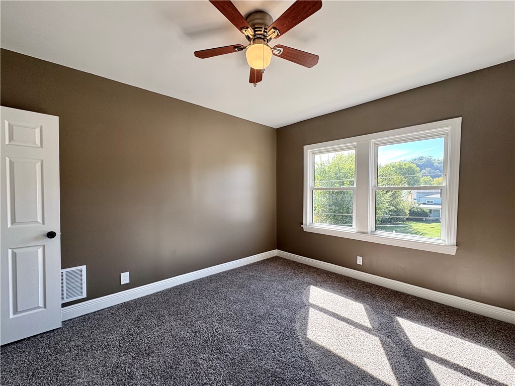 New Brighton, Pennsylvania 15066, United States, 3 Bedrooms Bedrooms, ,1 BathroomBathrooms,Residential,Active,220032