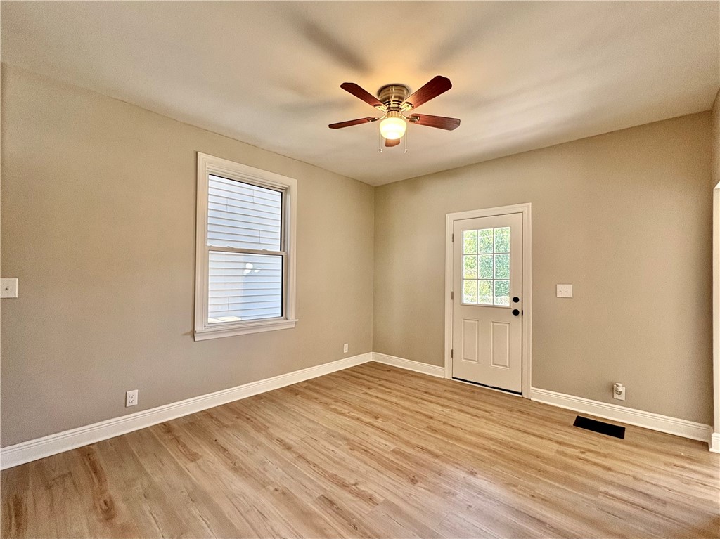 New Brighton, Pennsylvania 15066, United States, 3 Bedrooms Bedrooms, ,1 BathroomBathrooms,Residential,Active,220032