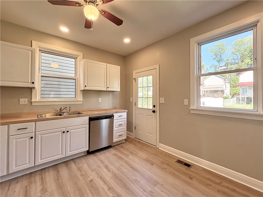 New Brighton, Pennsylvania 15066, United States, 3 Bedrooms Bedrooms, ,1 BathroomBathrooms,Residential,Active,220032