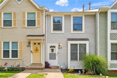 Townhouse For Sale - 817 Elm Ct Ct<br/> Oakdale, PA 15071