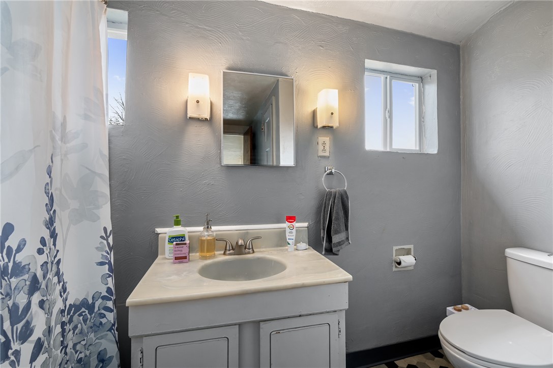 Greenfield, Pennsylvania 15217, United States, 2 Bedrooms Bedrooms, ,1 BathroomBathrooms,Residential,Active,150725