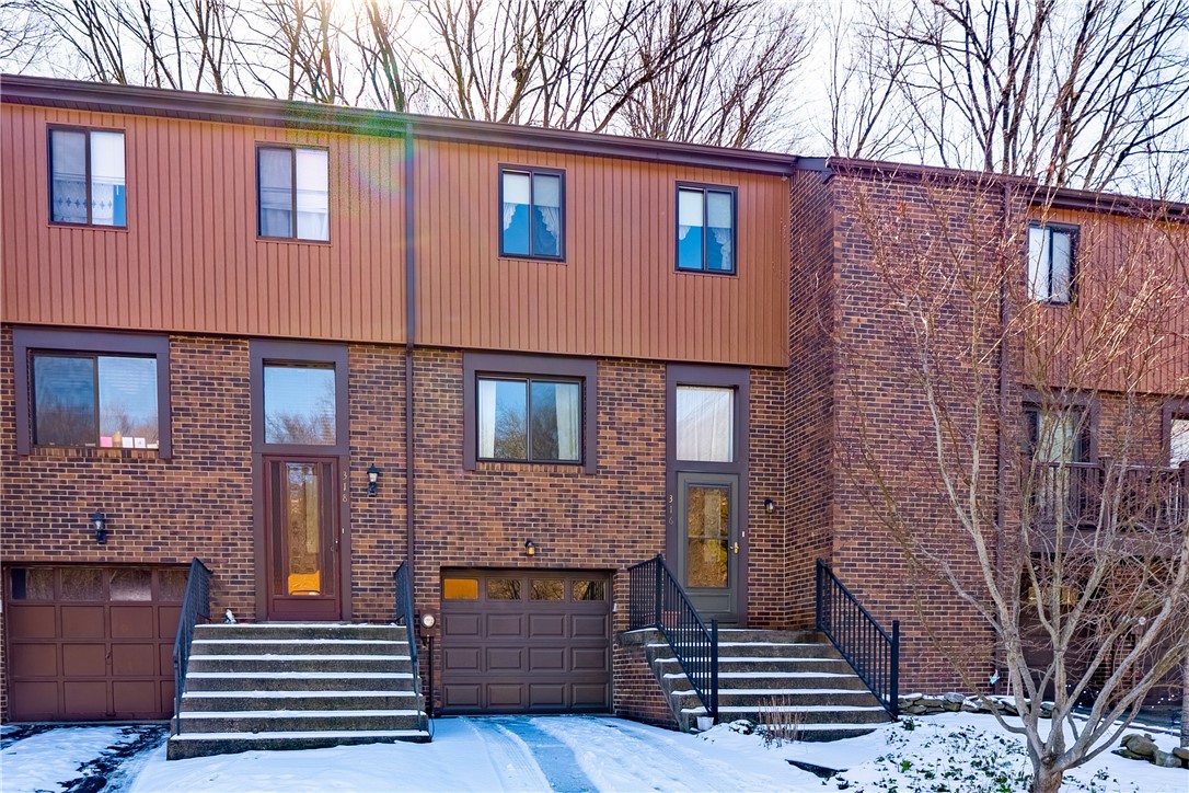 316 Benson Cir Cir, Whitehall, Pennsylvania image 1