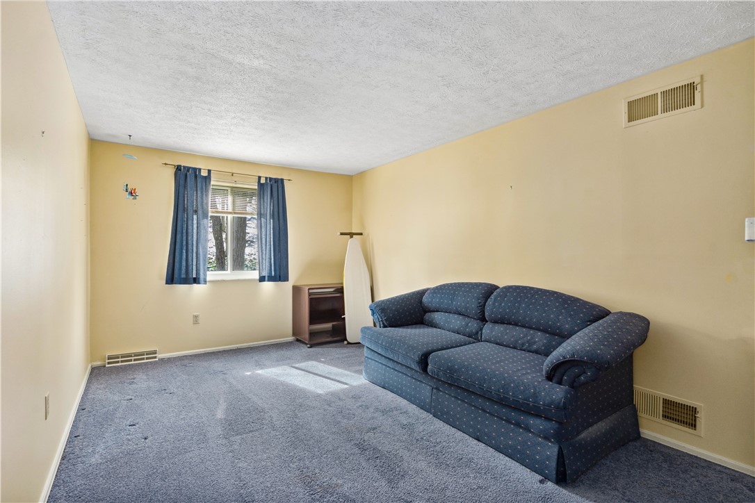 316 Benson Cir Cir, Whitehall, Pennsylvania image 13