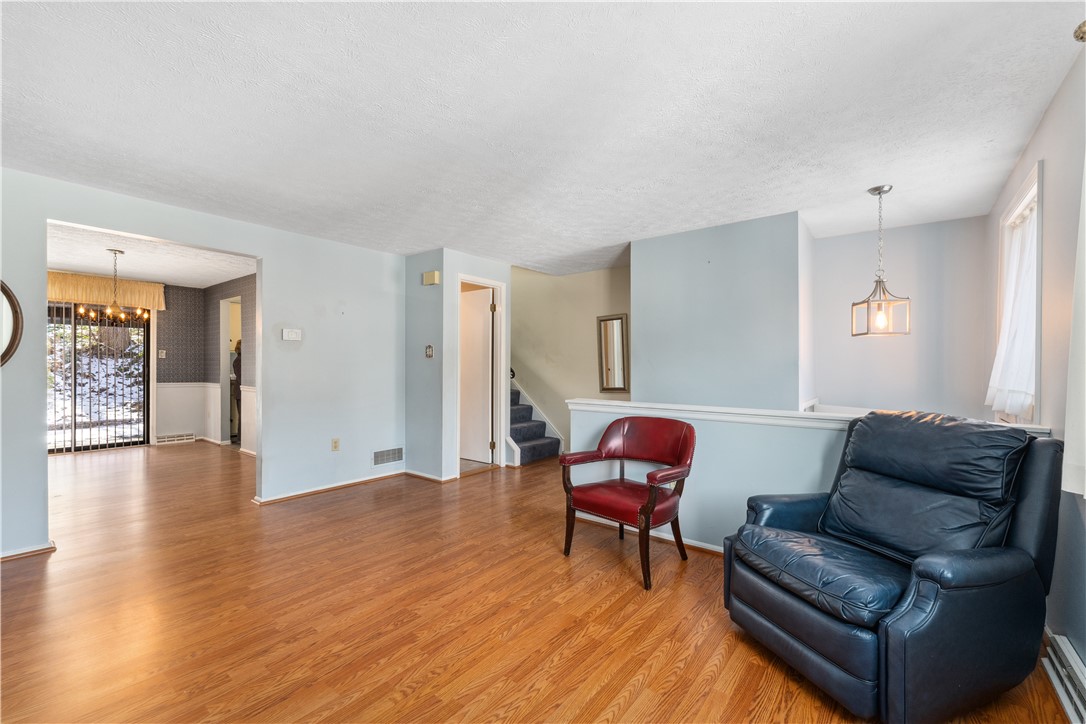 316 Benson Cir Cir, Whitehall, Pennsylvania image 4
