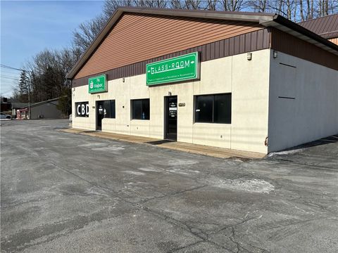 Photo of 4425 William Penn Hwy, Murrysville, PA 15668 (MLS # 1738249)