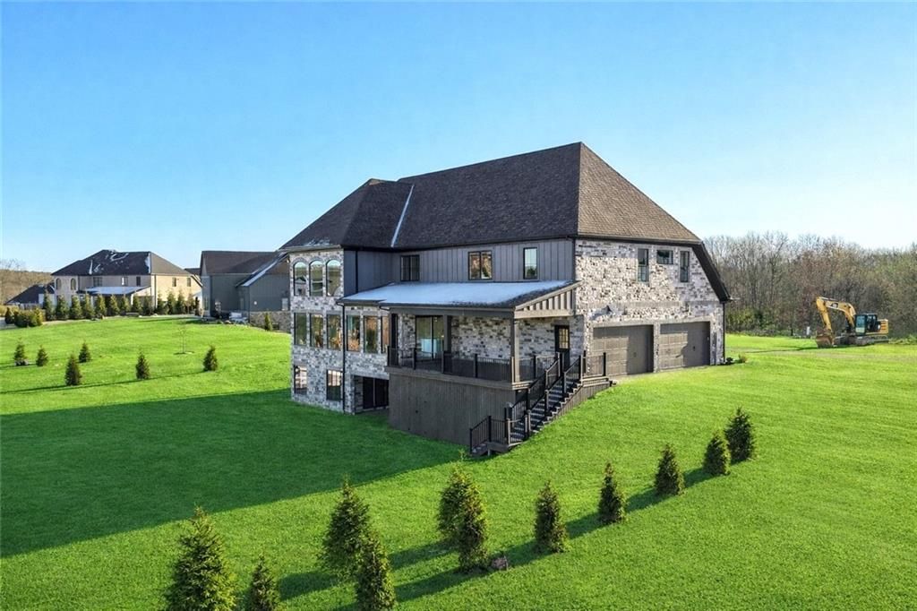 2012 Mallard Lane...