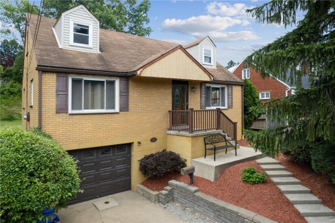 Photo of 307 Rickey Dr, Monroeville, PA 15146 (MLS # 1761608)