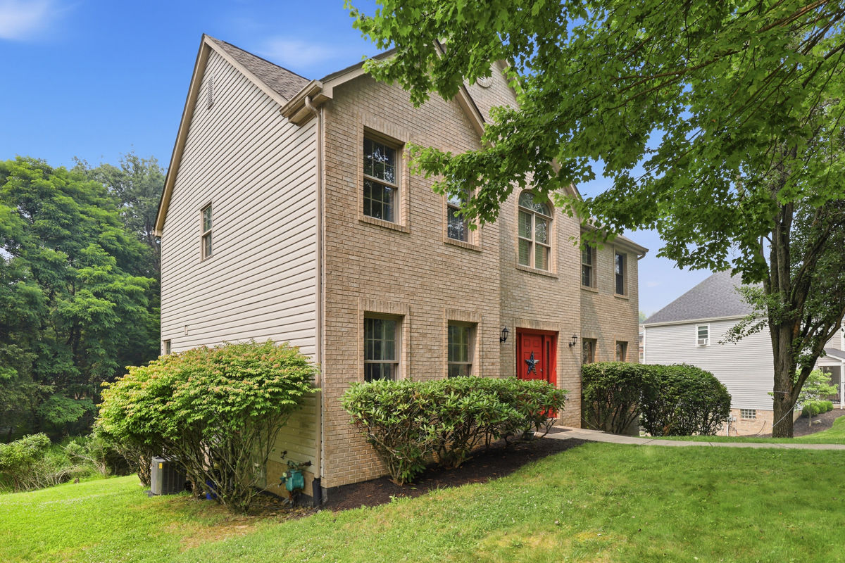 807 Wyngold Drive