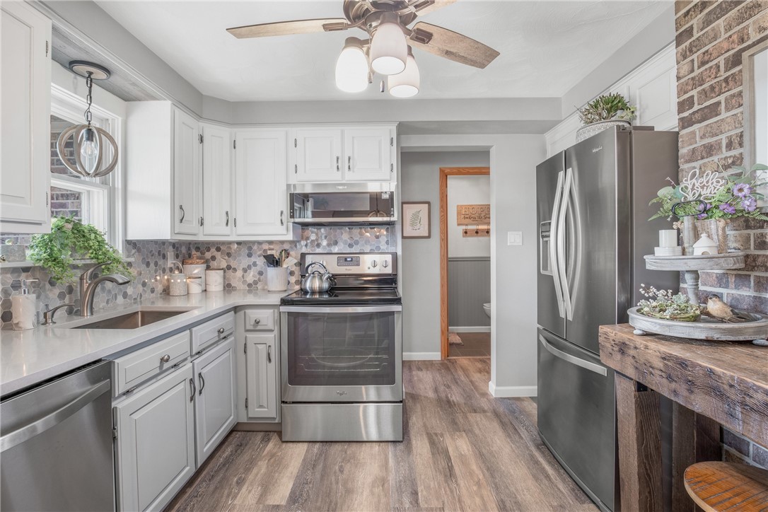 Windber, Pennsylvania 15963, United States, 3 Bedrooms Bedrooms, ,3 BathroomsBathrooms,Residential,Pending,100253