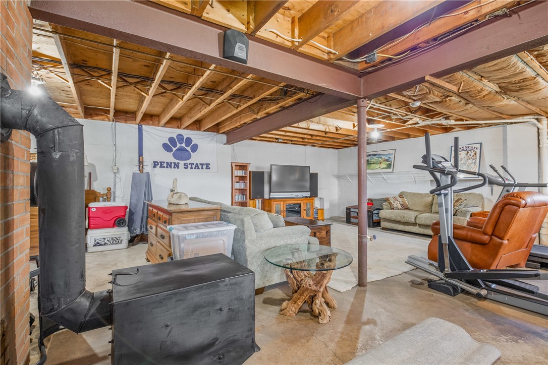 Windber, Pennsylvania 15963, United States, 3 Bedrooms Bedrooms, ,3 BathroomsBathrooms,Residential,Pending,100253